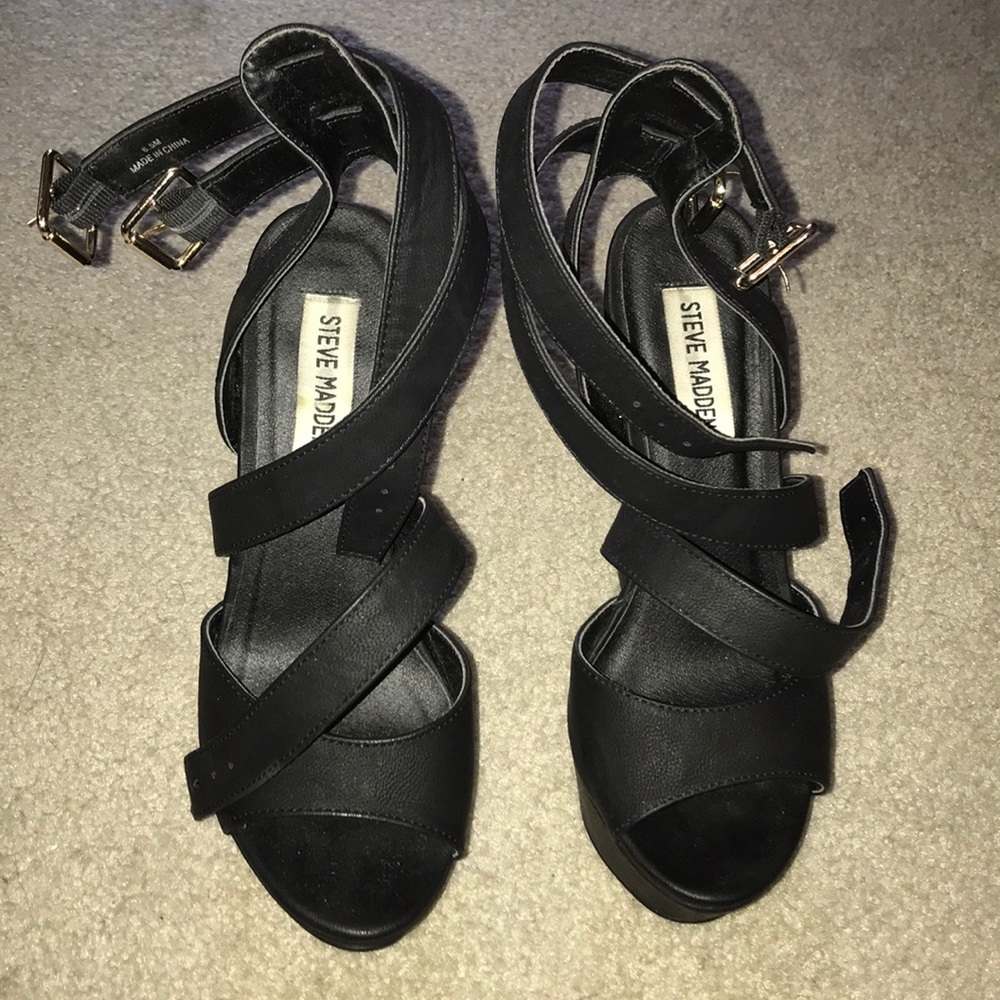 Never worn Steve Madden wedges!